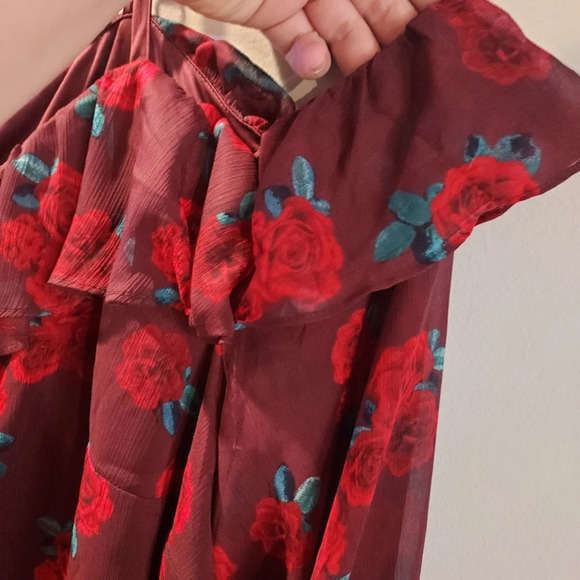 Lane Bryant Burgundy Floral Chiffon Cold Shoulder Ruffle Blouse in Size 22 - Picture 6 of 10